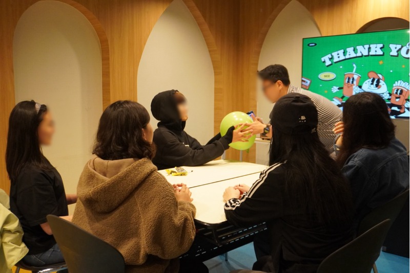 재단_단체사진.jpg