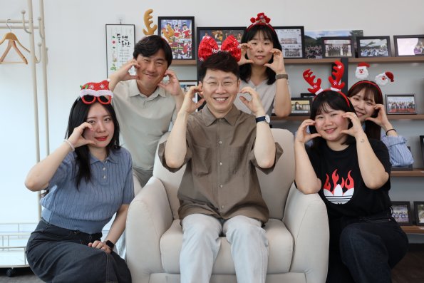 ｢VOL. 7월호｣ 나의이야기 : 그거 알아? 산타는 스무살이야!